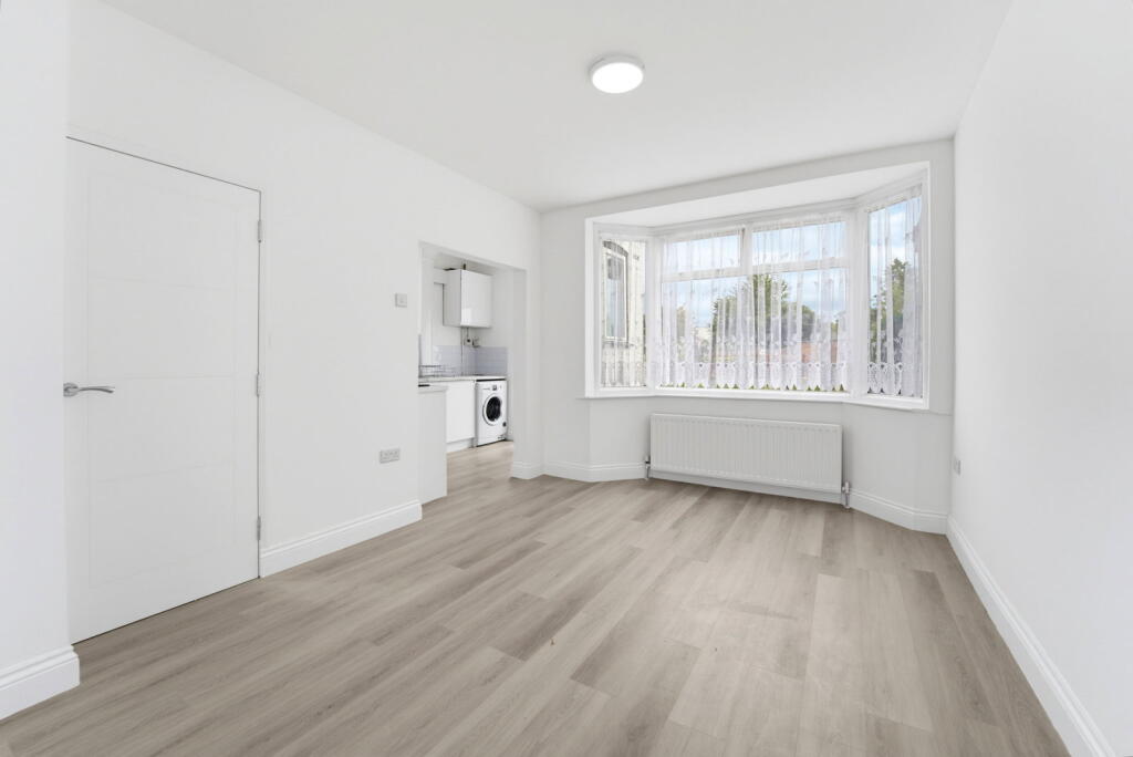 House in Twickenham - View 5