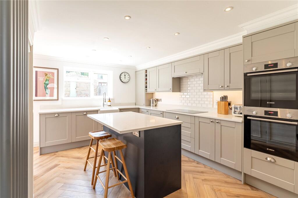 House in Newbury, West Berkshire - View 2