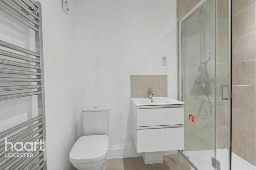 House in Hinckley and Bosworth, Stoke Golding - More