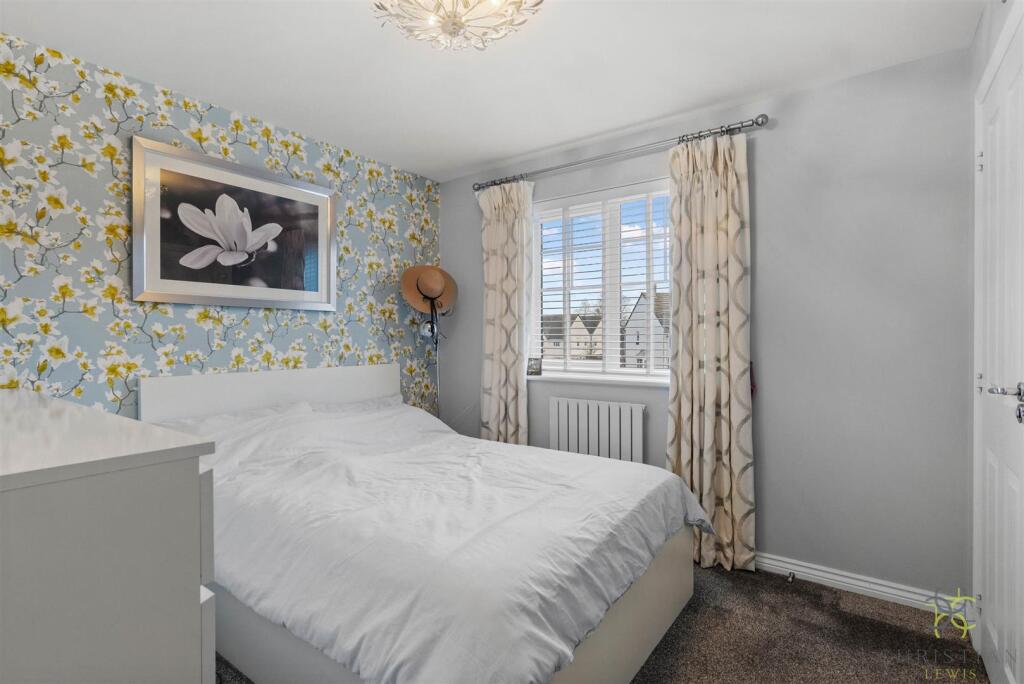 House in Worcester - View 5