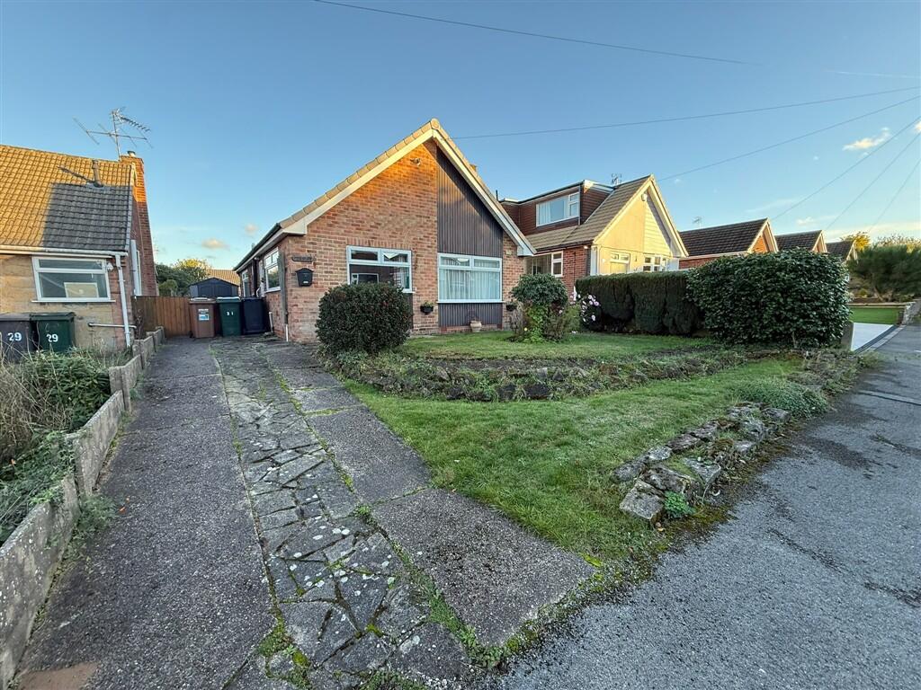 2 bedroom detached bungalow for sale in Ashford Drive, Ravenshead ...