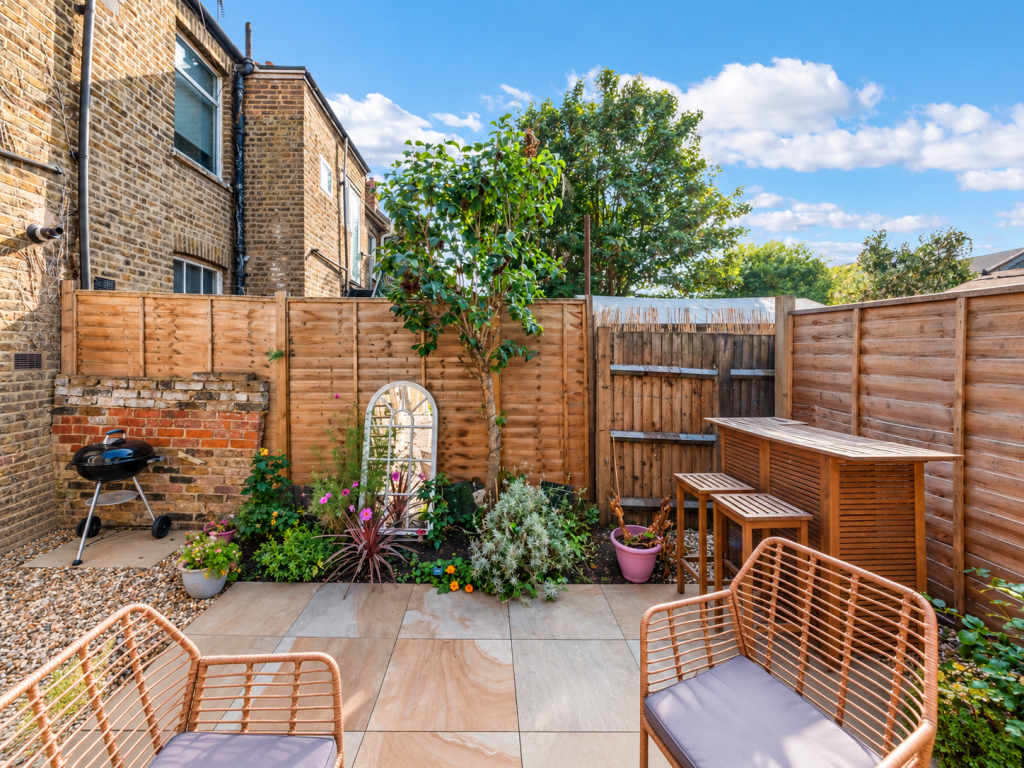 Apartment in London - View 5