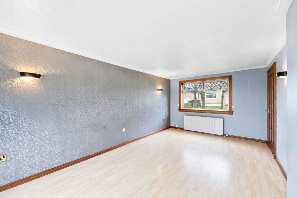 West Glen Avenue, Deans, EH54 - View 5