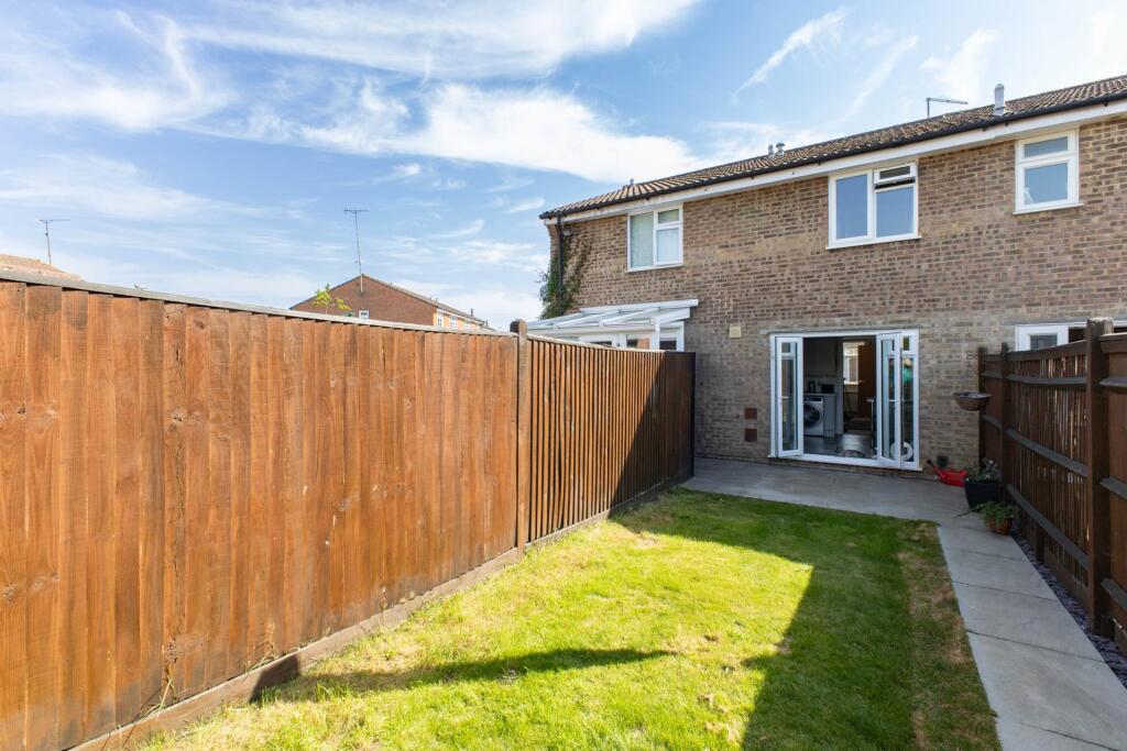 Fenhurst Close, Horsham - View 2