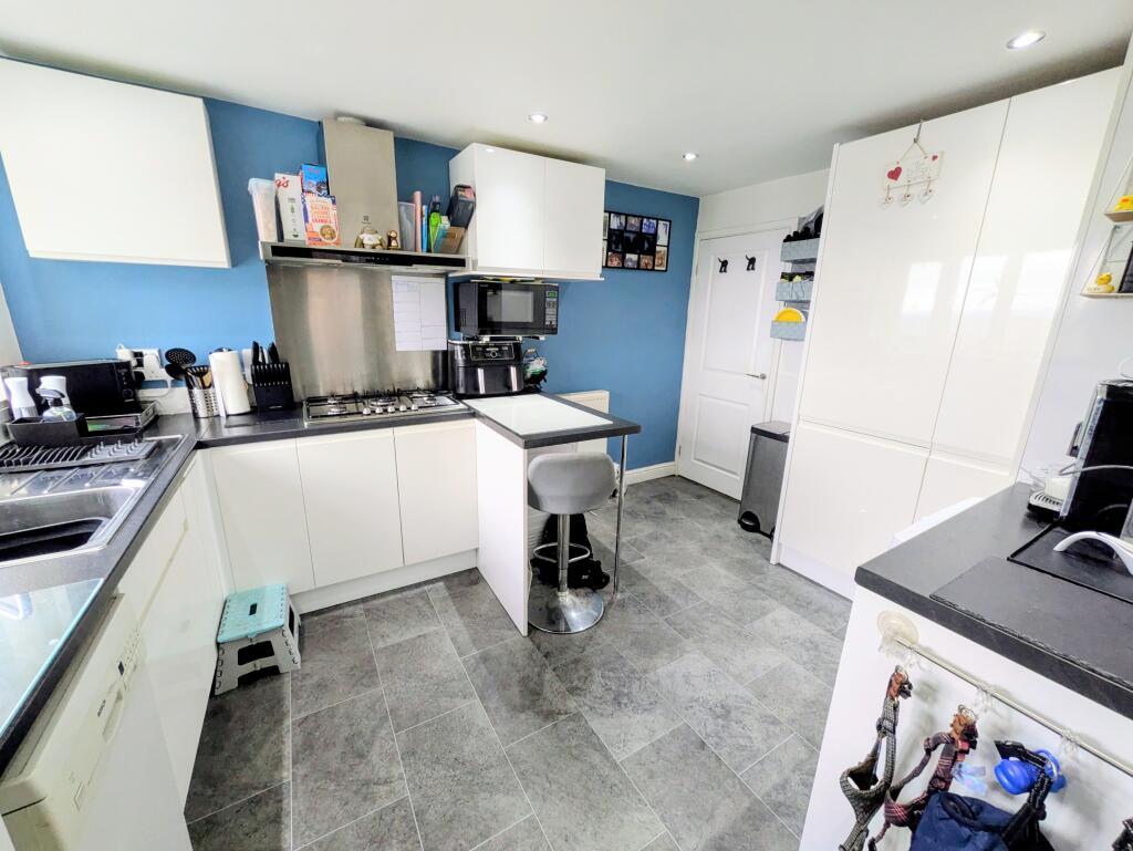 Additional image 10 of Frensham Grove, Bradford, BD7