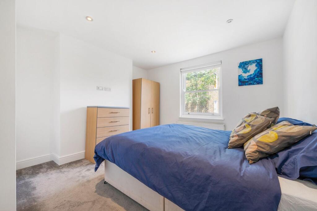 Apartment in London, Stockwell Park, Stockwell - View 5