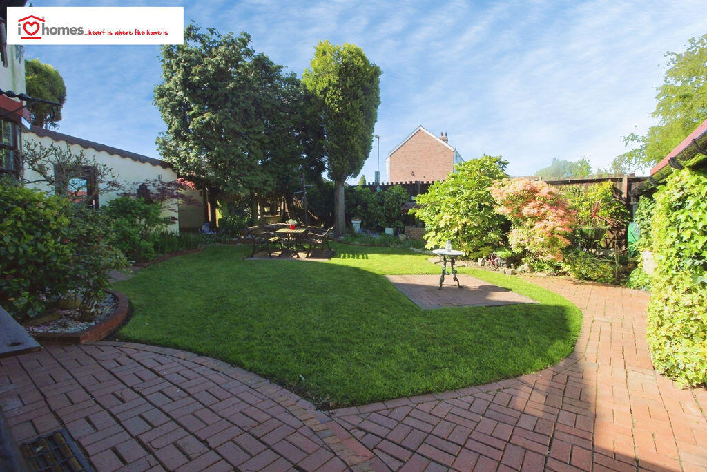 House in Walsall, West Midlands - More