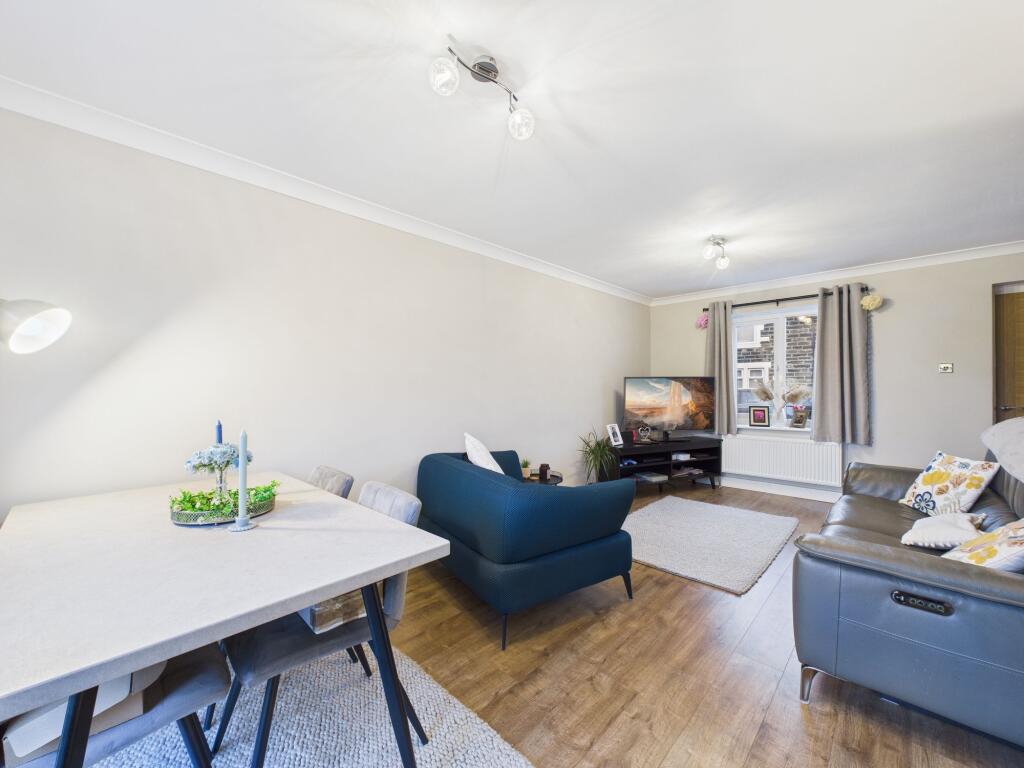 Clifton Court, Springwell, NE9 - View 5