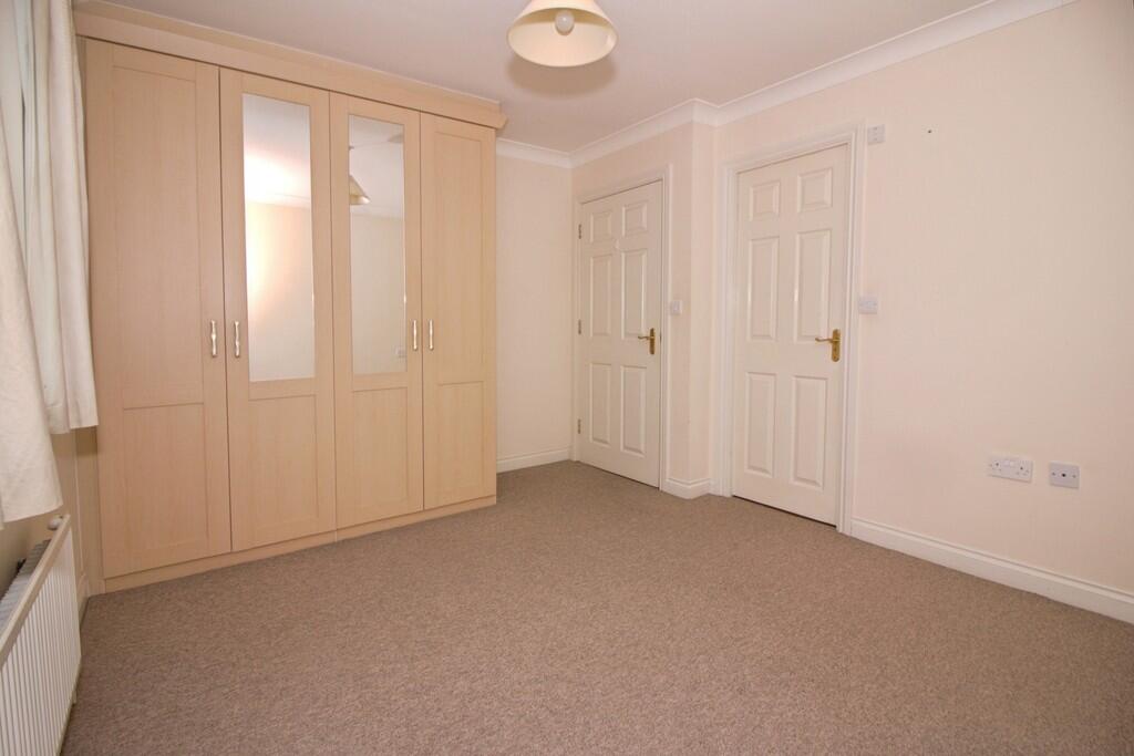 Apartment in Lymington - More