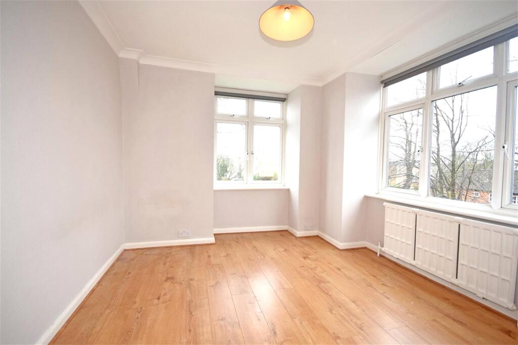 Apartment in London - More