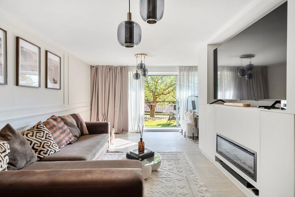 Apartment in Tandridge, Warlingham - View 4