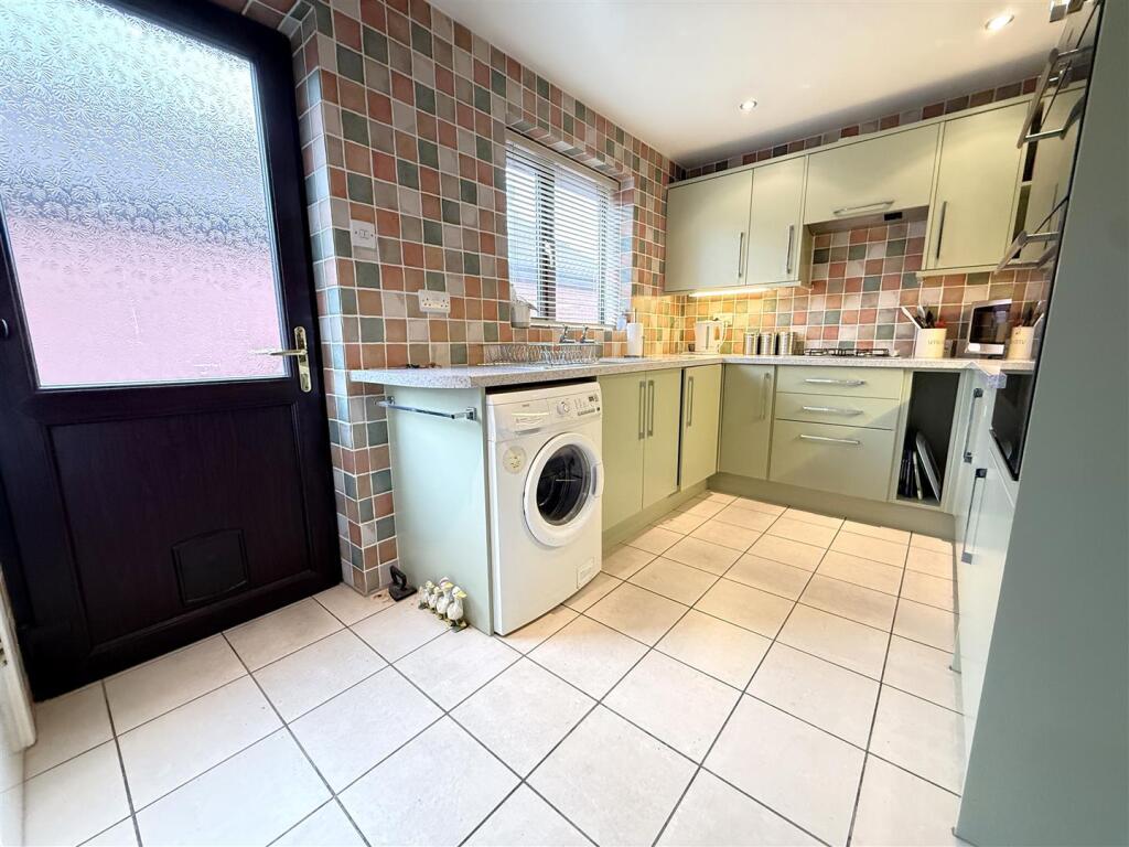 House in Rushcliffe, Bingham - View 4