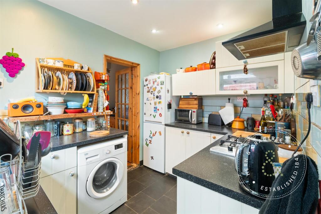 House in Cardiff, Caerau - More