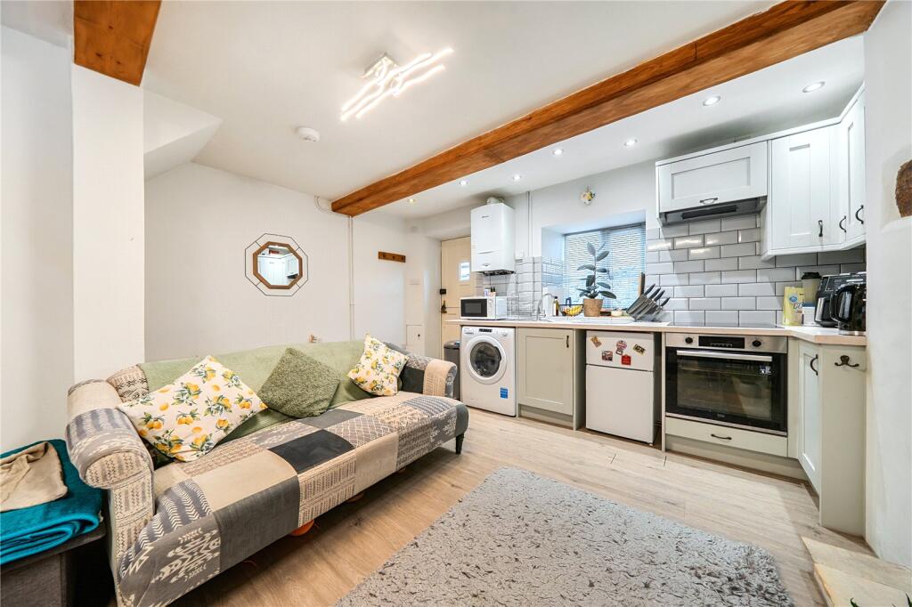 House in Shrewsbury, Welshpool - More