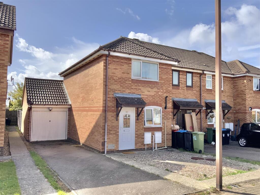 2-bed terraced on Underwood Place, Oldbrook, Milton Keynes, £265,000