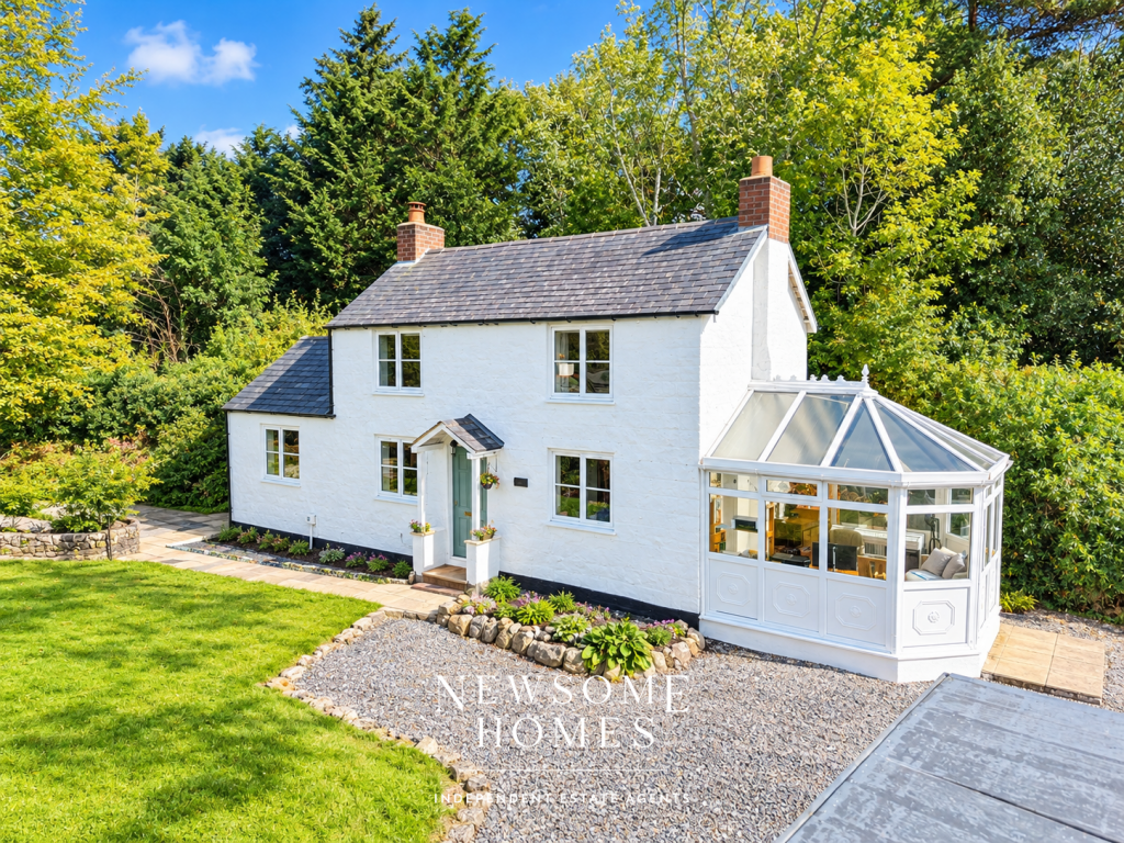 2-bed detached on The Nant, Pentre Halkyn, £399,950