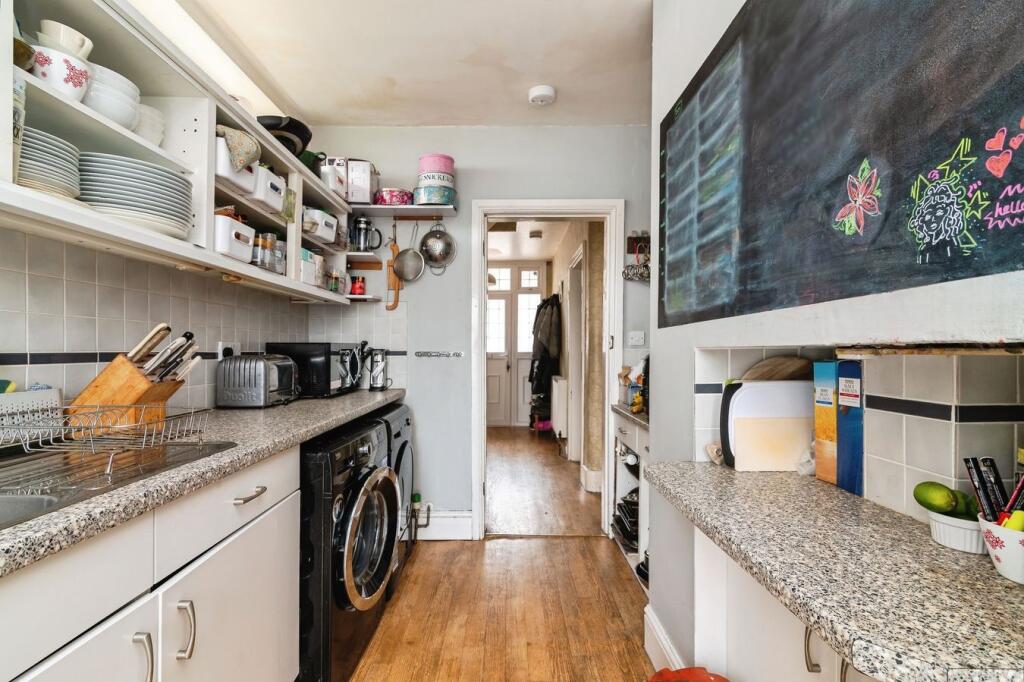House in Nottingham, Nottinghamshire - View 5