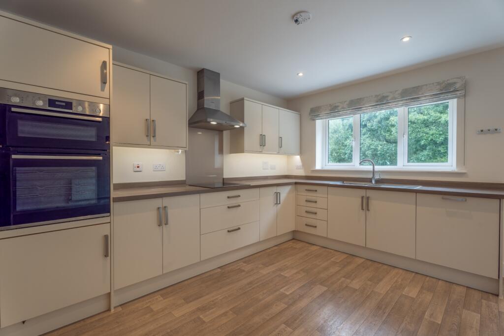 House in Exeter - View 4