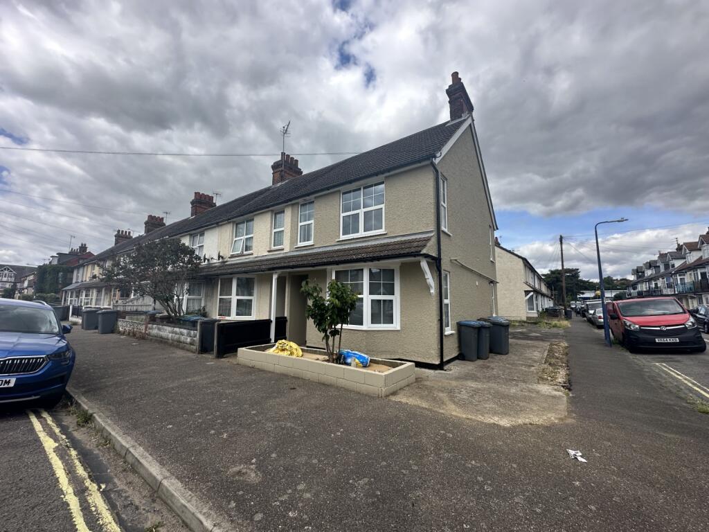 Main image of property: Manning Road, Felixstowe, IP11 - HOUSE SHARE
