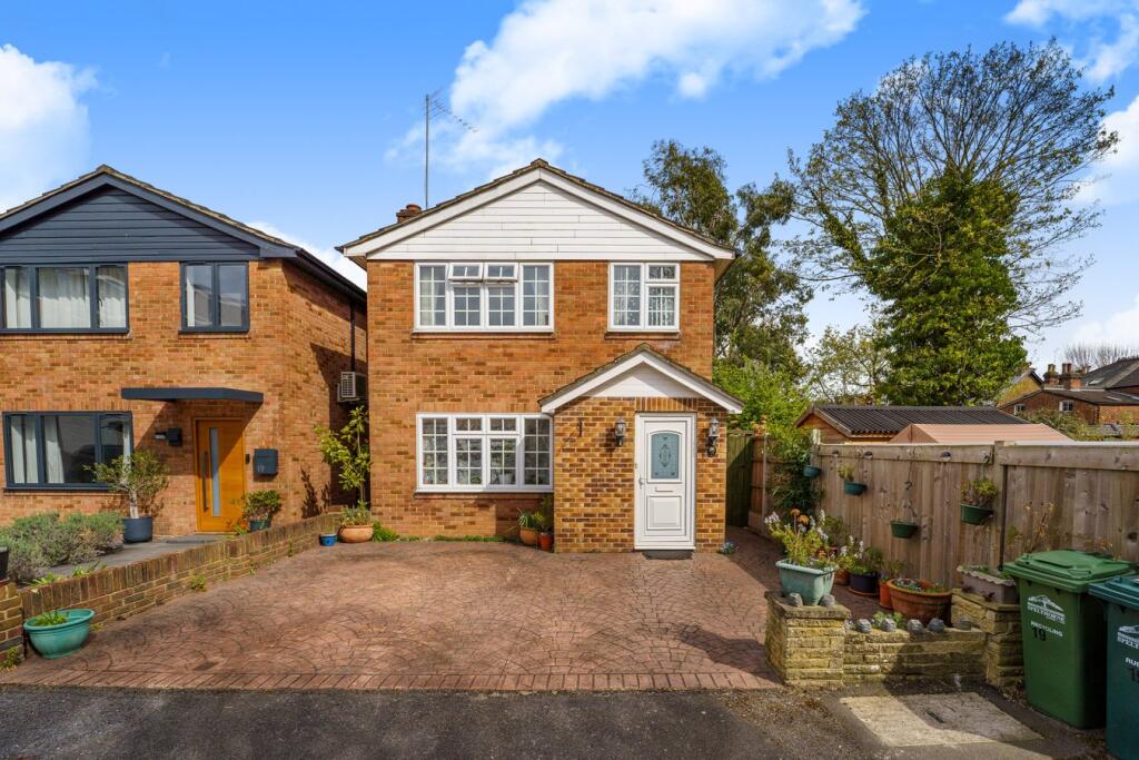 Main image of property: New Street, Staines-upon-Thames, TW18