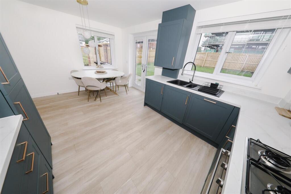 25 Dalzell Park, Glenrothes, Fife, KY7 4AU photo 3