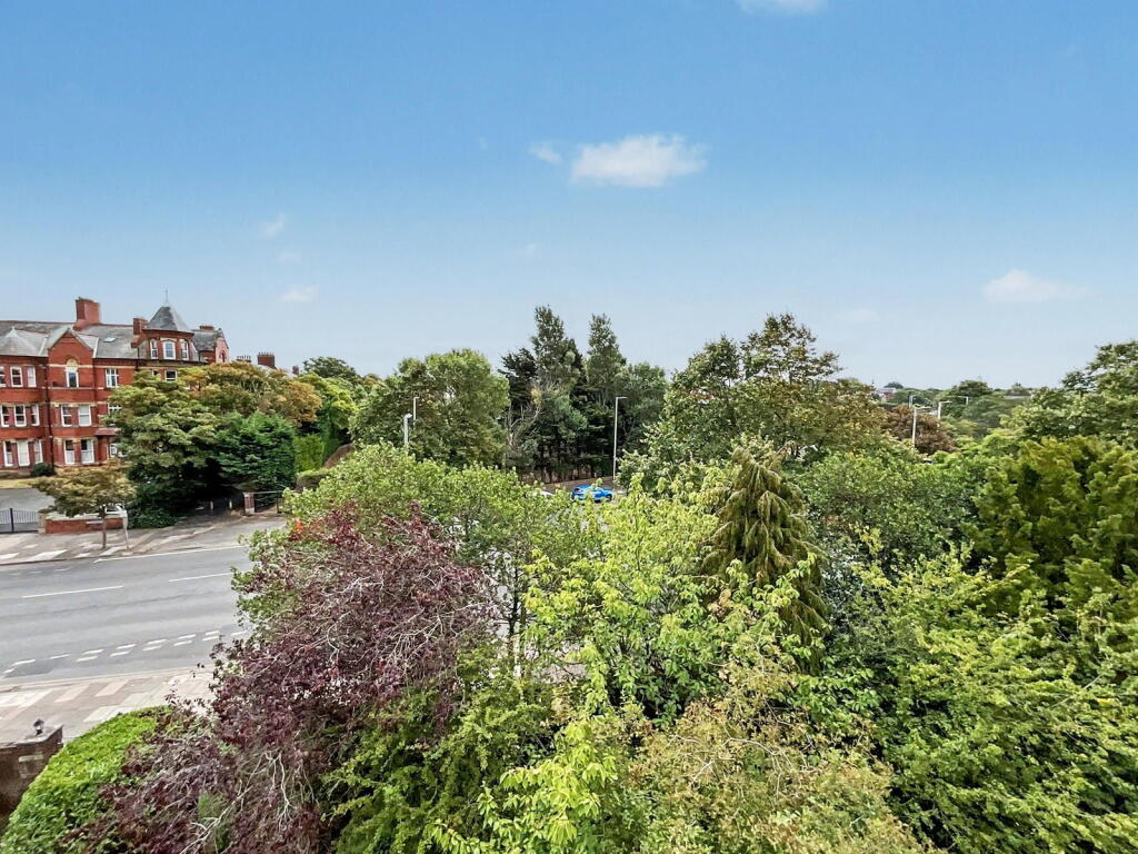 Apartment in Preston - View 5