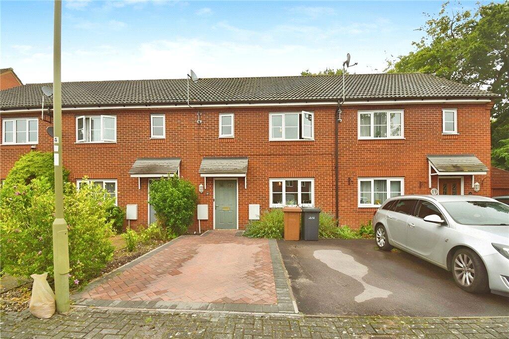 3-bed terraced on Folland Close, North Baddesley, Southampton, Hampshire, £310,000