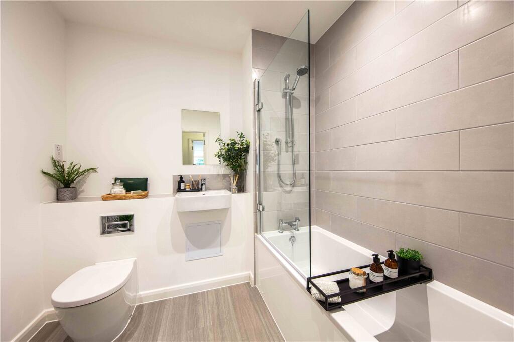 Apartment in Slough - View 4