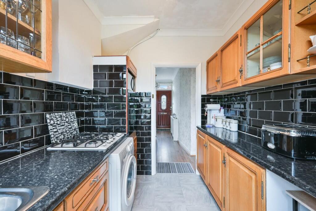 House in Epsom and Ewell, Cuddington, Stoneleigh - More