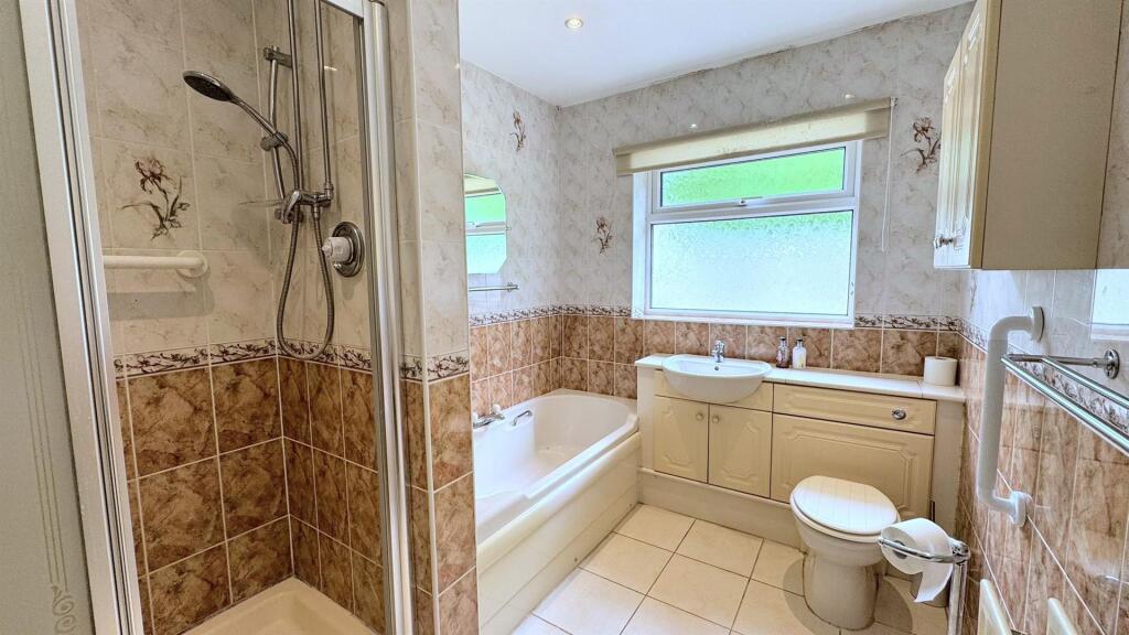 St. Nicholas Close, Allestree, Derby photo 4