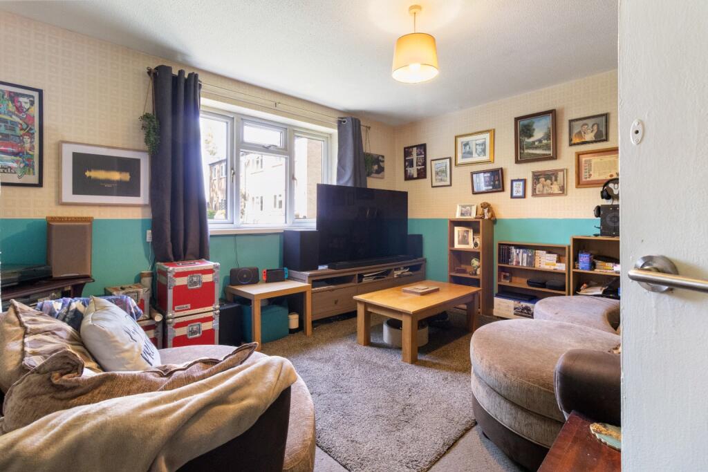Gloucester Close, Malvern, WR14 1DG photo 3
