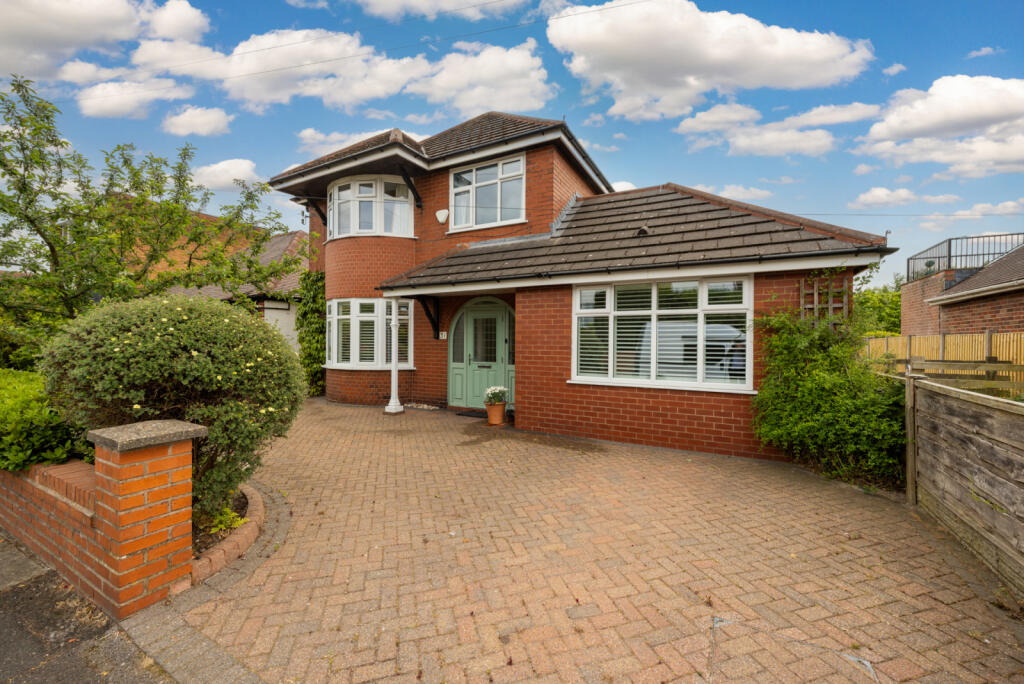 3-bed detached on Park Lane, Whitefield, M45 7HL, £560,000