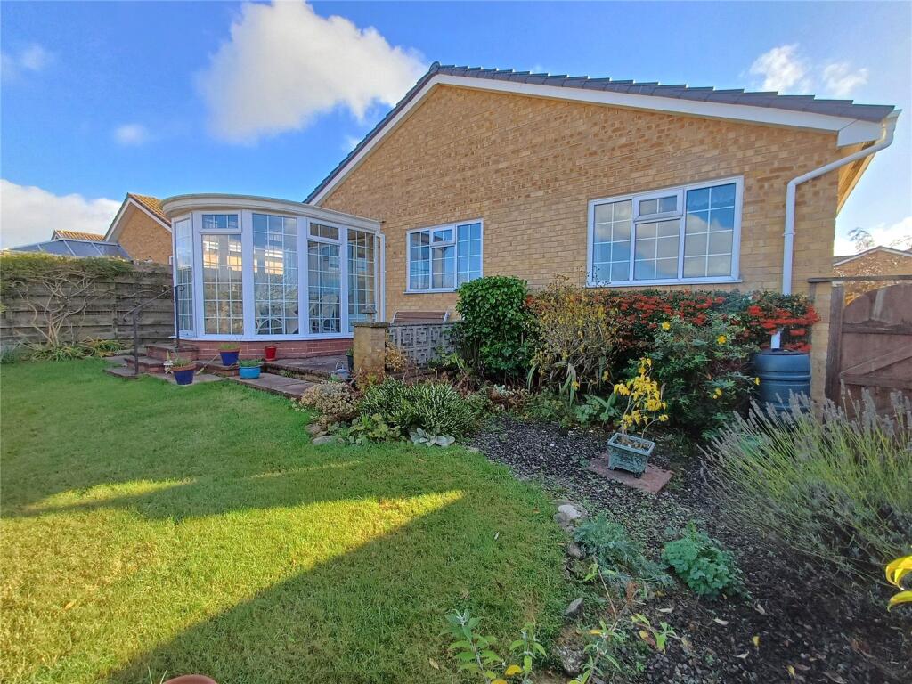 Jessopp Avenue, Bridport, Dorset, DT6 photo 3