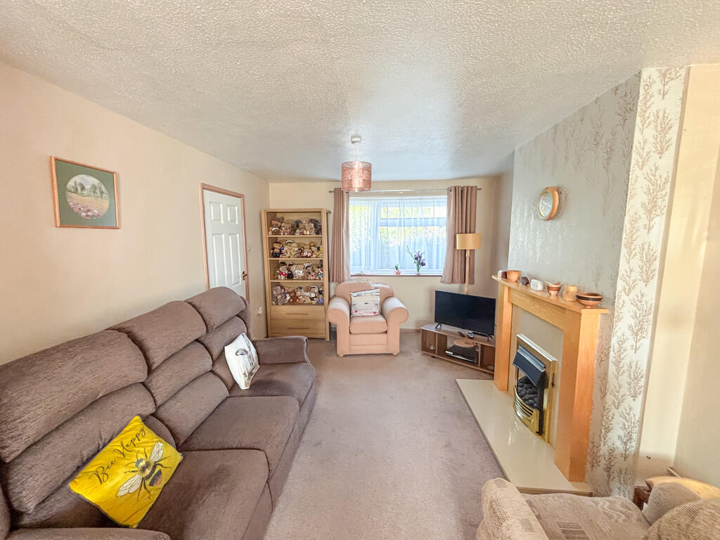 Ambleside Court, Penpedairheol, Hengoed - View 6