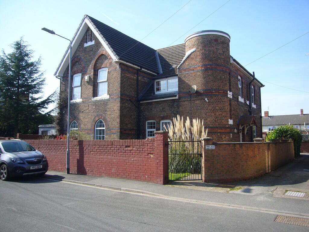5-bed detached on Moorland Road, Old Goole, DN14 5TY, £375,000