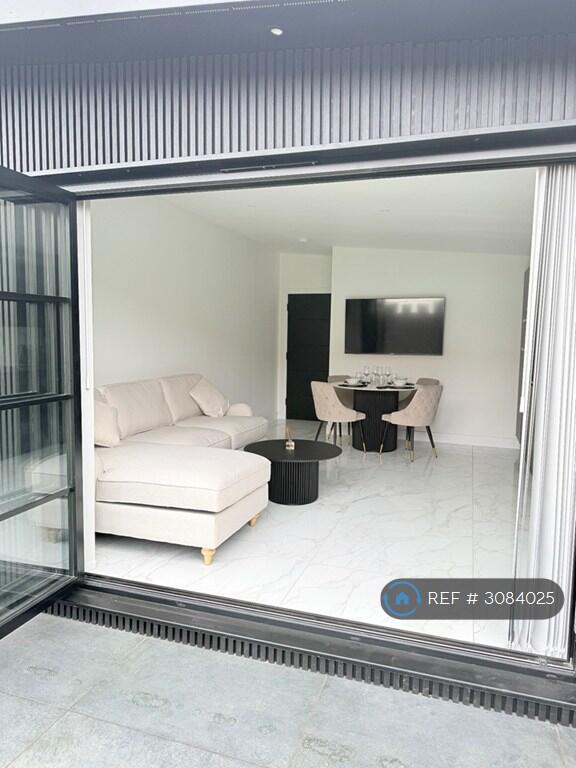 2 bedroom detached house for rent