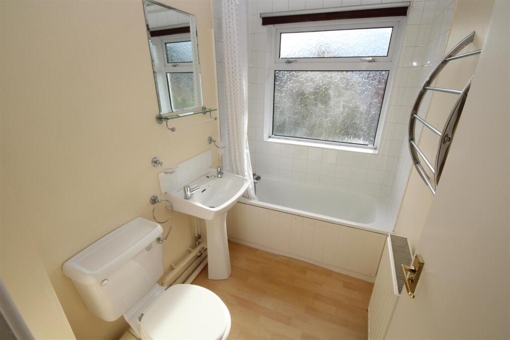 Apartment in Salisbury, Wiltshire - View 4