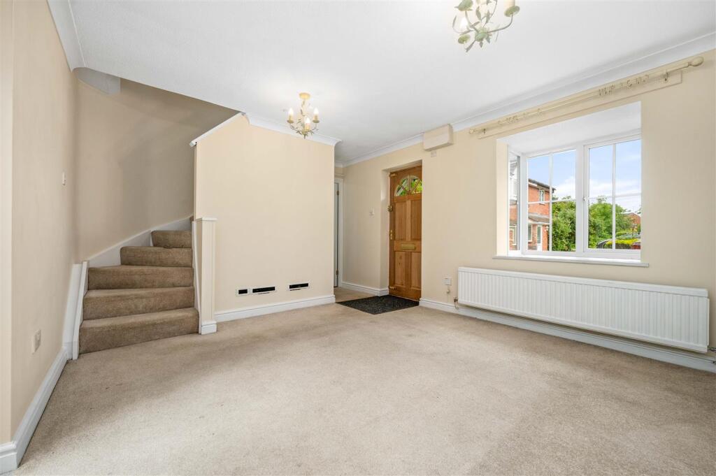 Plover Close, Alcester photo 4