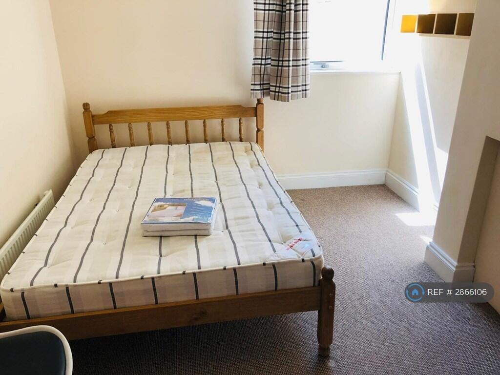 6 bedroom terraced house for rent
