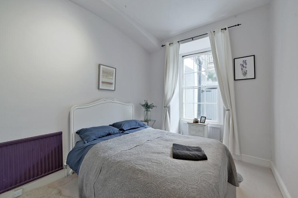 Apartment in Bristol - View 5