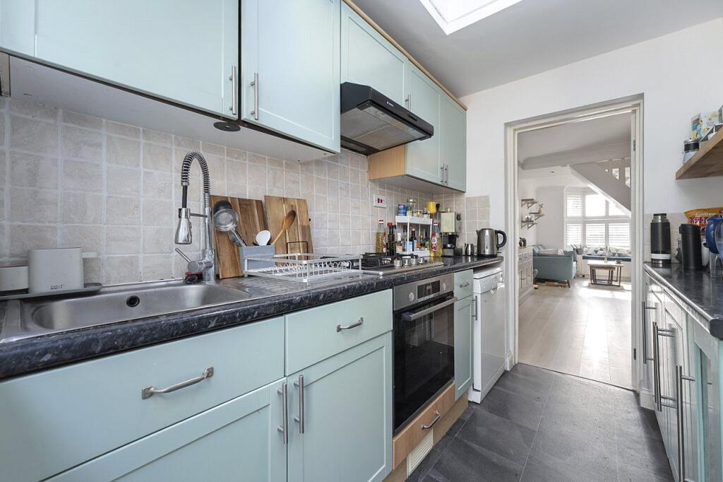 House in Sutton - View 4