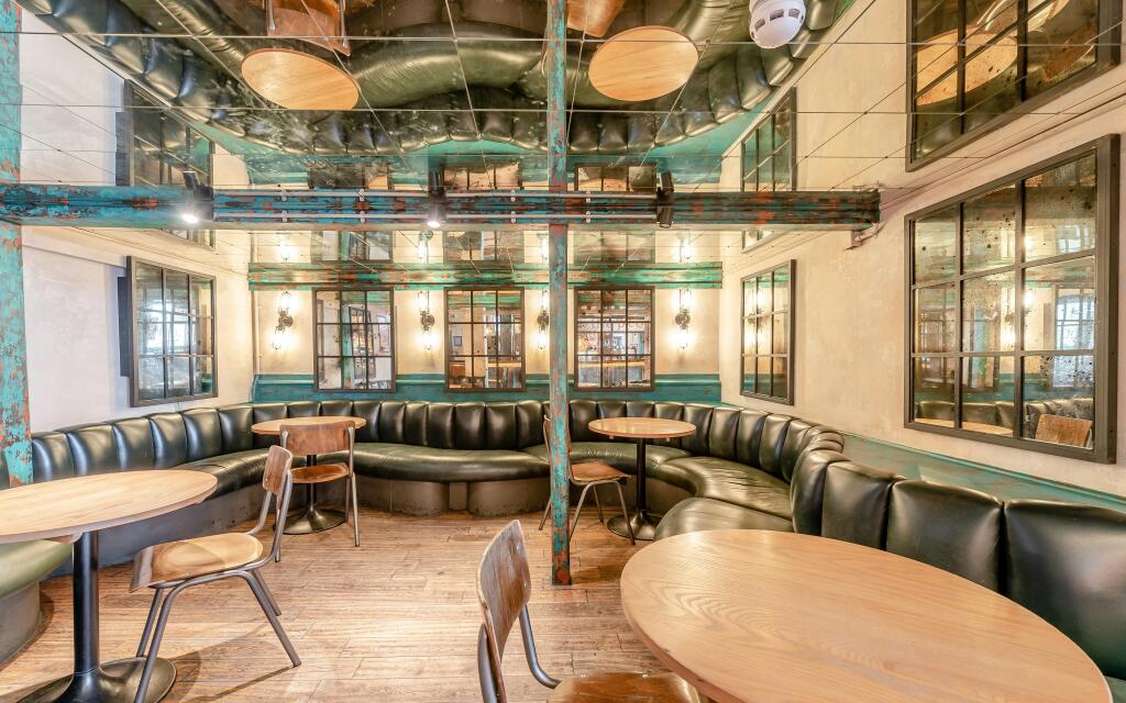 8687371-interior22.jpg