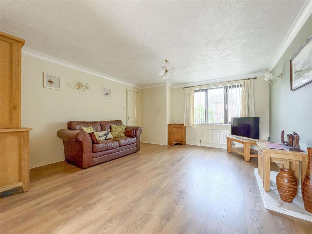 House in Littlehampton, Hampton Park, Wick - View 5