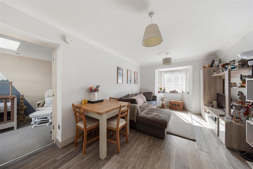 Apartment in London, South Woodford - More