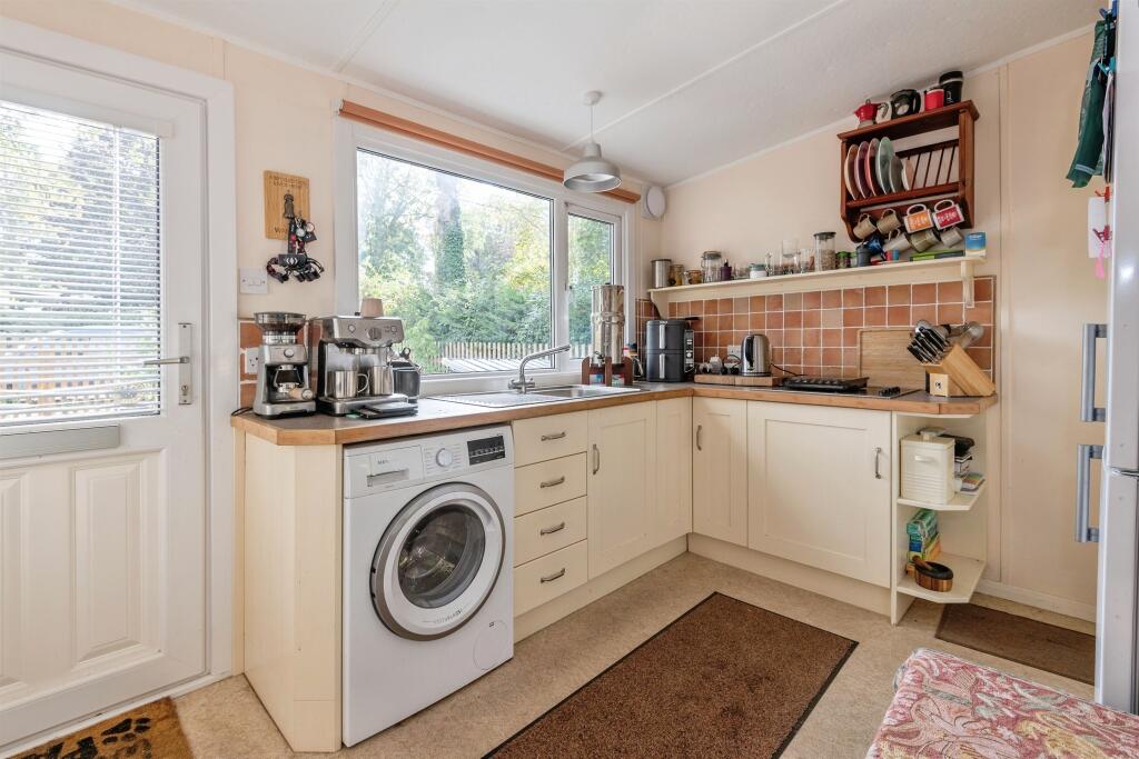 House in Taunton - View 5