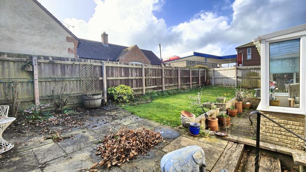 6, Lower Road, Stalbridge, Sturminster Newton photo 3