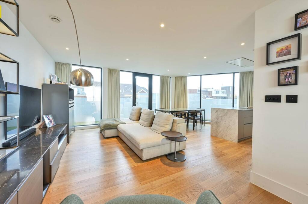 Main image of property: Upper Richmond Road, Putney, London, SW15