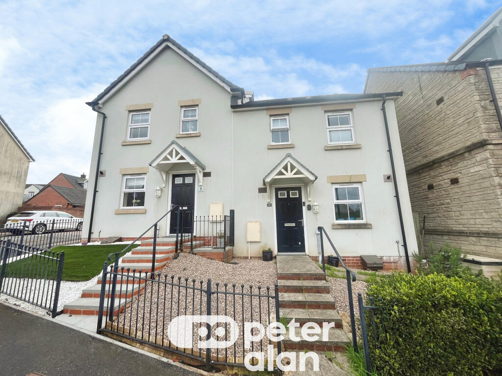 Main image of property: Bryn Blodau'r