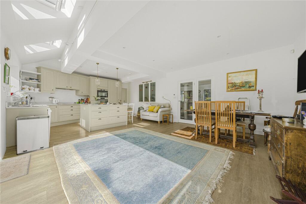 House in Twickenham - View 4