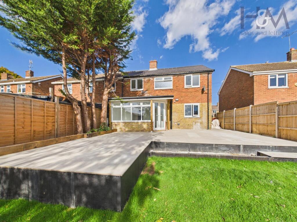 Main image of property: Broadwater Crescent, Stevenage, Hertfordshire, SG2 8EU